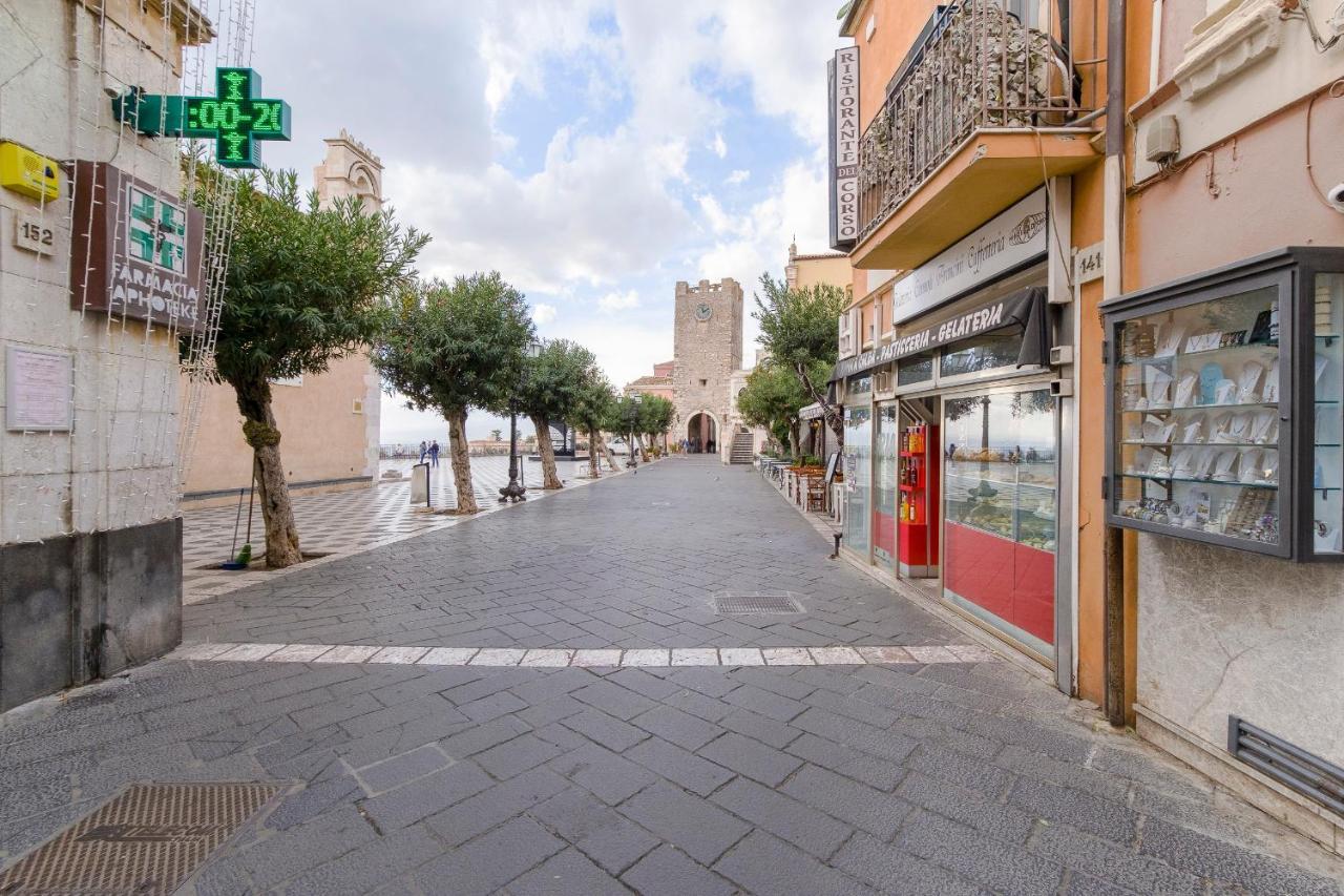 Elegant Apartment In Taormina Exterior photo
